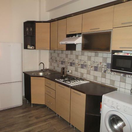 דירות Bishkek House Apartament מראה חיצוני תמונה