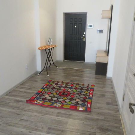 דירות Bishkek House Apartament מראה חיצוני תמונה