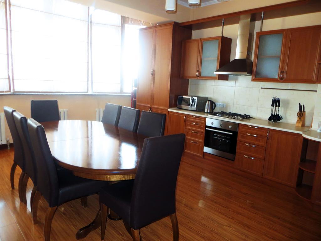 דירות Bishkek House Apartament מראה חיצוני תמונה