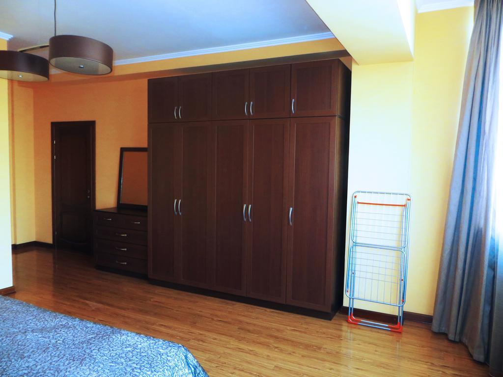 דירות Bishkek House Apartament מראה חיצוני תמונה