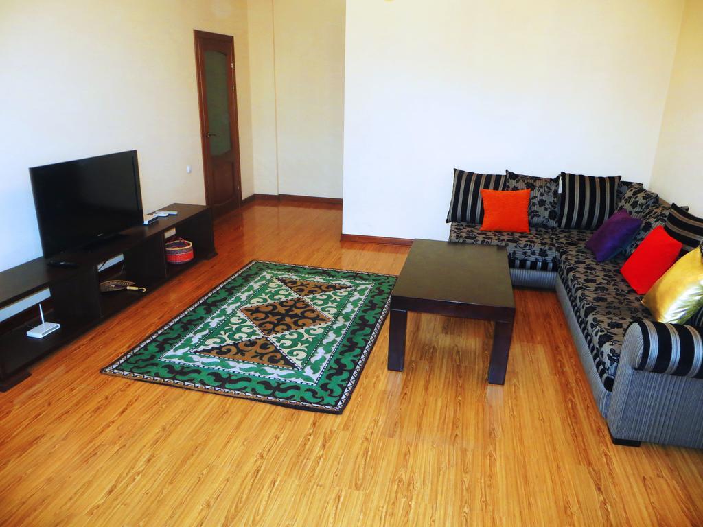 דירות Bishkek House Apartament מראה חיצוני תמונה